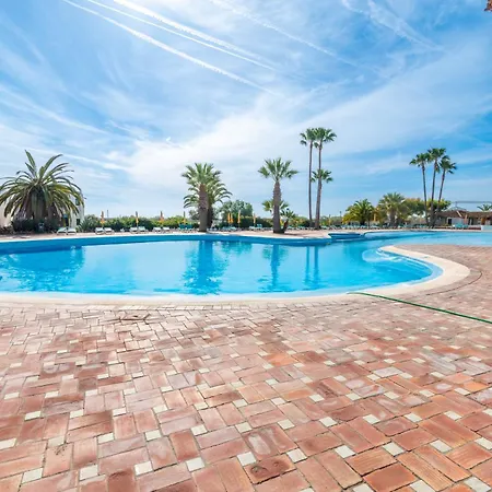 With & Pool Access Included - Golden Club Διαμέρισμα *